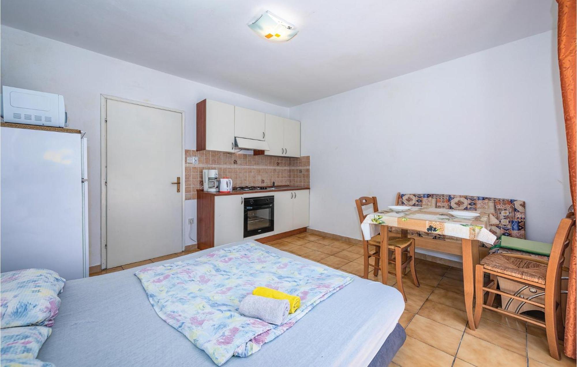 Amazing Apartment In Rovinj With Wifi מראה חיצוני תמונה